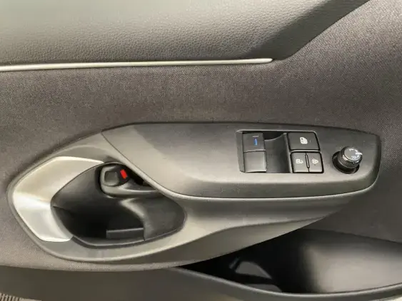 TOYOTA YARIS IV - voiture d'occasion - Photo 17