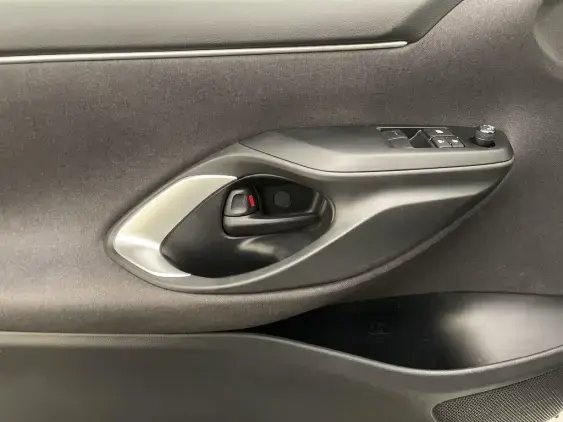 TOYOTA YARIS IV - voiture d'occasion - Photo 19