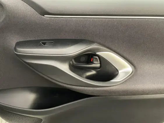 TOYOTA YARIS IV - voiture d'occasion - Photo 20