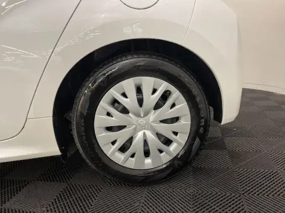 TOYOTA YARIS IV - voiture d'occasion - Photo 24