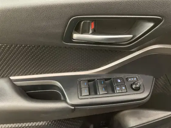 TOYOTA C-HR - voiture d'occasion - Photo 17