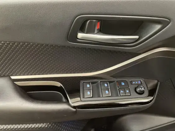 TOYOTA C-HR - voiture d'occasion - Photo 17