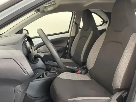 TOYOTA AYGO X - voiture d'occasion - Photo 18