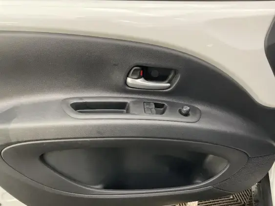 TOYOTA AYGO X - voiture d'occasion - Photo 19