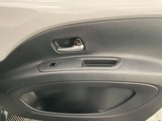 TOYOTA AYGO X - voiture d'occasion - Photo 20