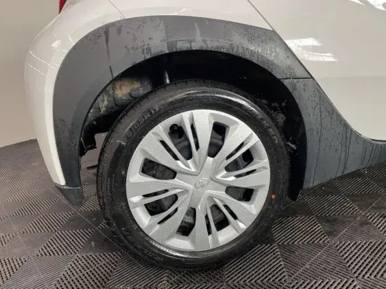 TOYOTA AYGO X - voiture d'occasion - Photo 25