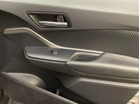 TOYOTA C-HR - voiture d'occasion - Photo 20