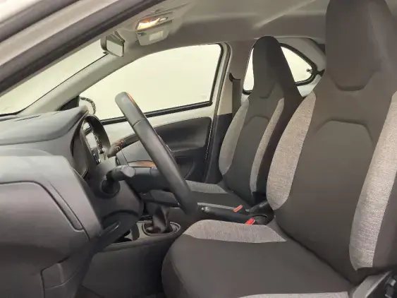 TOYOTA AYGO X - voiture d'occasion - Photo 18