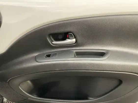 TOYOTA AYGO X - voiture d'occasion - Photo 20