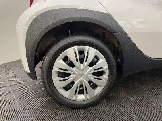 TOYOTA AYGO X - voiture d'occasion - Photo 25