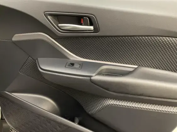 TOYOTA C-HR - voiture d'occasion - Photo 20