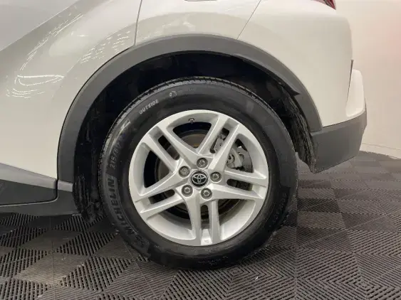 TOYOTA C-HR - voiture d'occasion - Photo 24