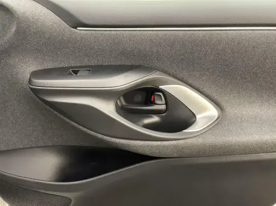 TOYOTA YARIS IV - voiture d'occasion - Photo 20