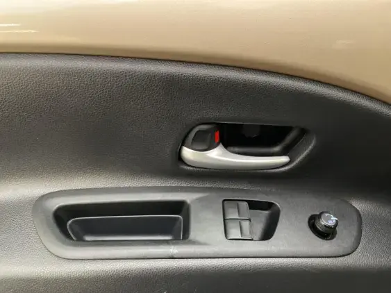 TOYOTA AYGO X - voiture d'occasion - Photo 17