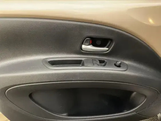 TOYOTA AYGO X - voiture d'occasion - Photo 19