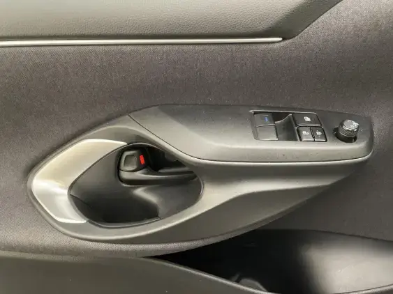 TOYOTA YARIS IV - voiture d'occasion - Photo 17