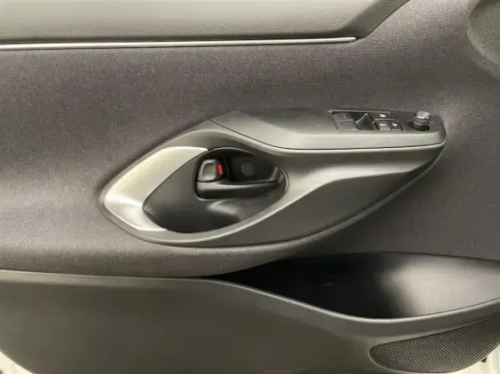 TOYOTA YARIS IV - voiture d'occasion - Photo 19