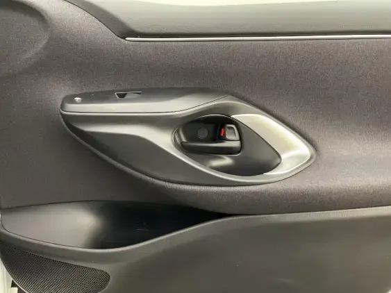 TOYOTA YARIS IV - voiture d'occasion - Photo 20