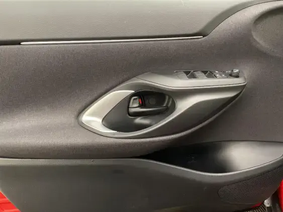 TOYOTA YARIS CROSS I - voiture d'occasion - Photo 19