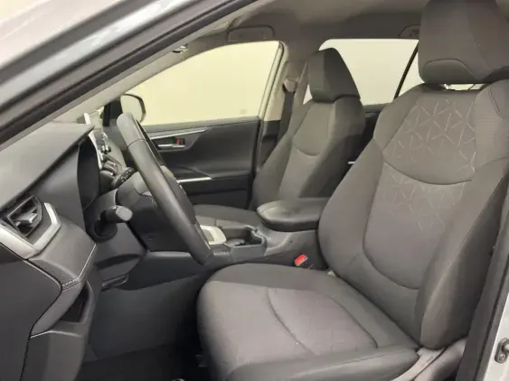 TOYOTA RAV4 V - voiture d'occasion - Photo 18