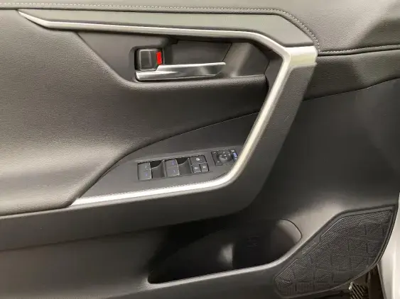 TOYOTA RAV4 V - voiture d'occasion - Photo 19