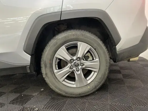 TOYOTA RAV4 V - voiture d'occasion - Photo 24