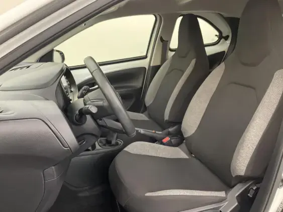 TOYOTA AYGO X - voiture d'occasion - Photo 18