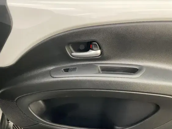 TOYOTA AYGO X - voiture d'occasion - Photo 20