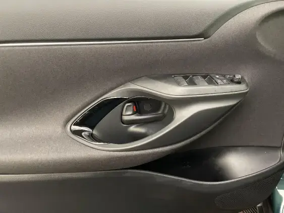 TOYOTA YARIS CROSS I - voiture d'occasion - Photo 19