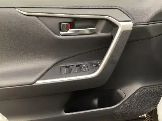 TOYOTA RAV4 V - voiture d'occasion - Photo 19