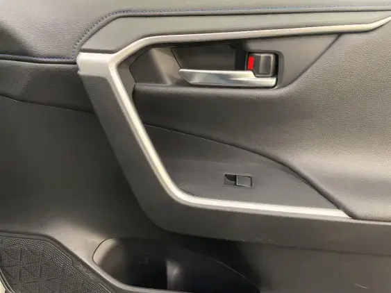 TOYOTA RAV4 V - voiture d'occasion - Photo 20