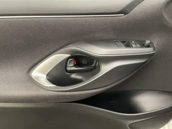 TOYOTA YARIS IV - voiture d'occasion - Photo 19