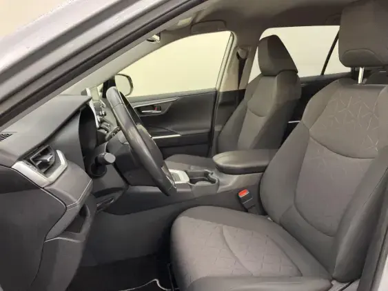 TOYOTA RAV4 V - voiture d'occasion - Photo 18