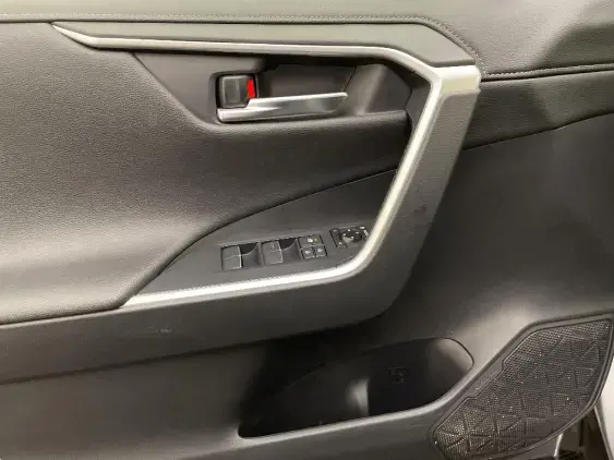 TOYOTA RAV4 V - voiture d'occasion - Photo 19