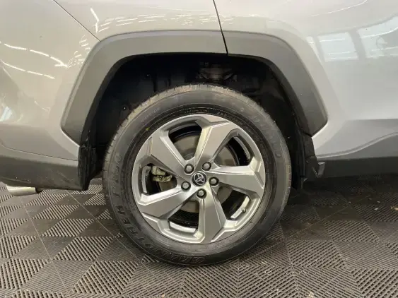 TOYOTA RAV4 V - voiture d'occasion - Photo 25