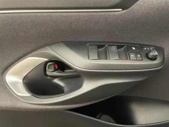 TOYOTA YARIS CROSS I - voiture d'occasion - Photo 17