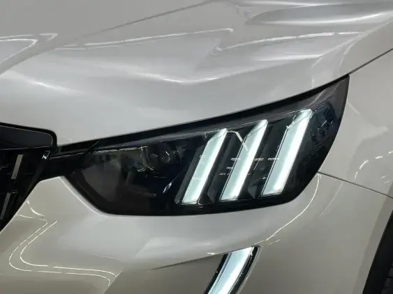 PEUGEOT 2008 II - voiture d'occasion - Photo 22