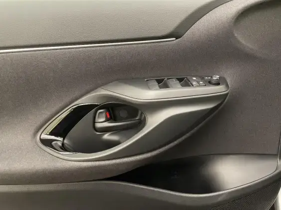 TOYOTA YARIS CROSS I - voiture d'occasion - Photo 19