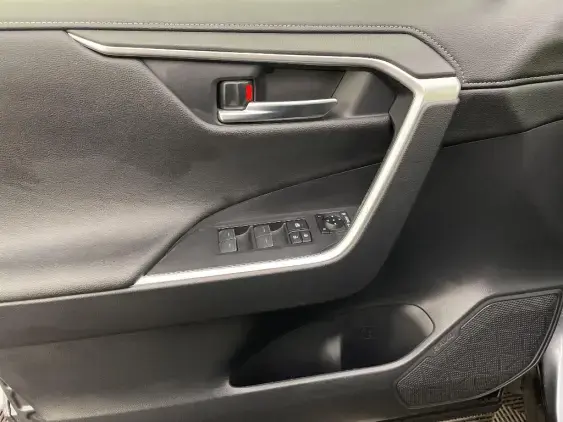 TOYOTA RAV4 V - voiture d'occasion - Photo 19