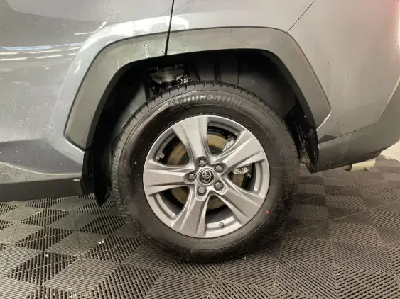 TOYOTA RAV4 V - voiture d'occasion - Photo 24