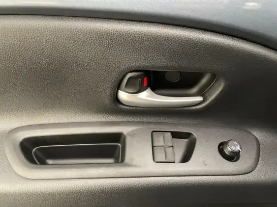 TOYOTA AYGO X - voiture d'occasion - Photo 17