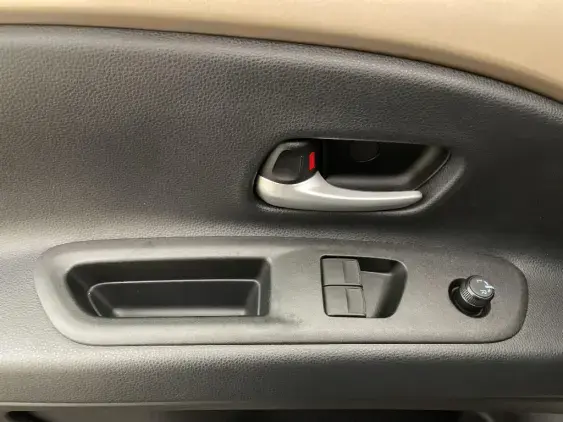 TOYOTA AYGO X - voiture d'occasion - Photo 17