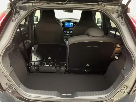 TOYOTA AYGO X - voiture d'occasion - Photo 16