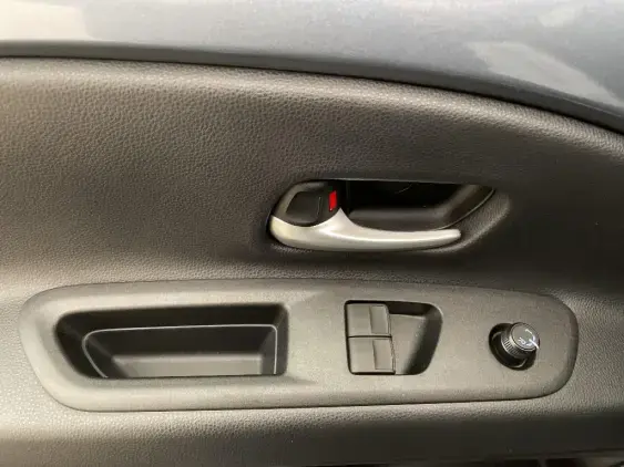 TOYOTA AYGO X - voiture d'occasion - Photo 17