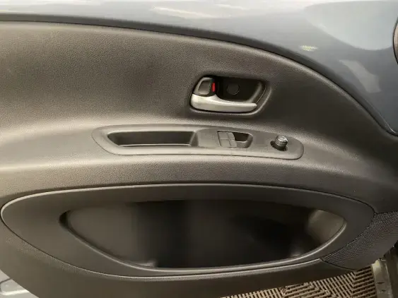 TOYOTA AYGO X - voiture d'occasion - Photo 19