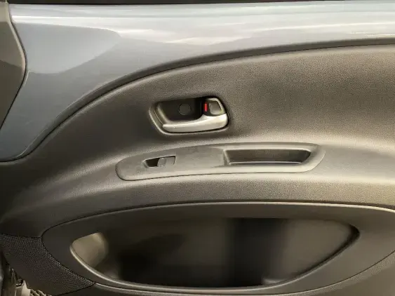 TOYOTA AYGO X - voiture d'occasion - Photo 20