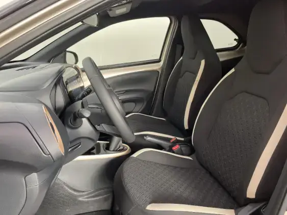 TOYOTA AYGO X - voiture d'occasion - Photo 18