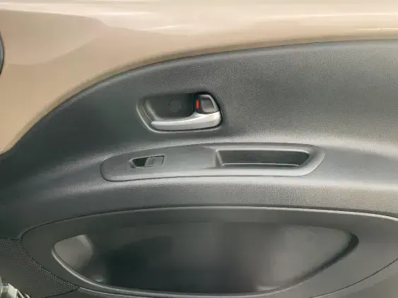 TOYOTA AYGO X - voiture d'occasion - Photo 20