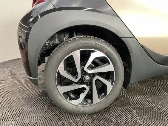 TOYOTA AYGO X - voiture d'occasion - Photo 25