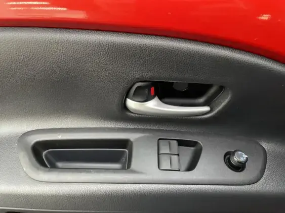 TOYOTA AYGO X - voiture d'occasion - Photo 17